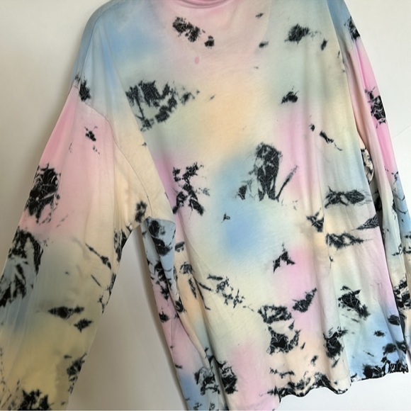 VS PINK CAMPUS TEE - Picture 6 of 9